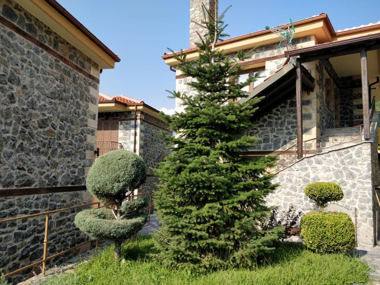 Yades Pozar Hotel Loutraki  Exterior photo
